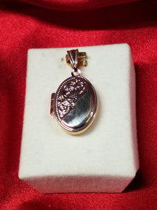 Oval Gold Locket - Engravable - Rose Gold