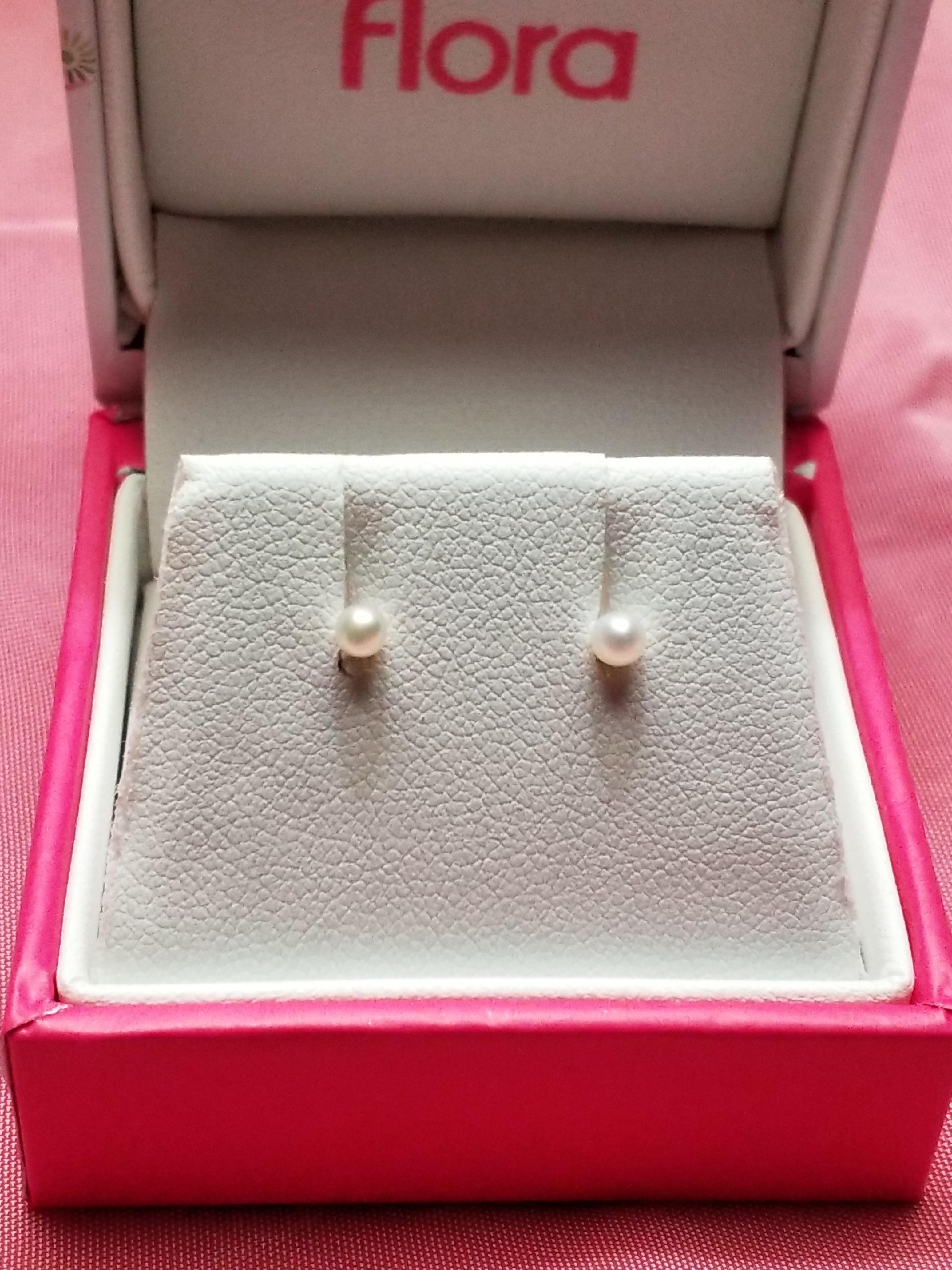 Children's 10kt Earrings - Pearl Stud - Screw Backs