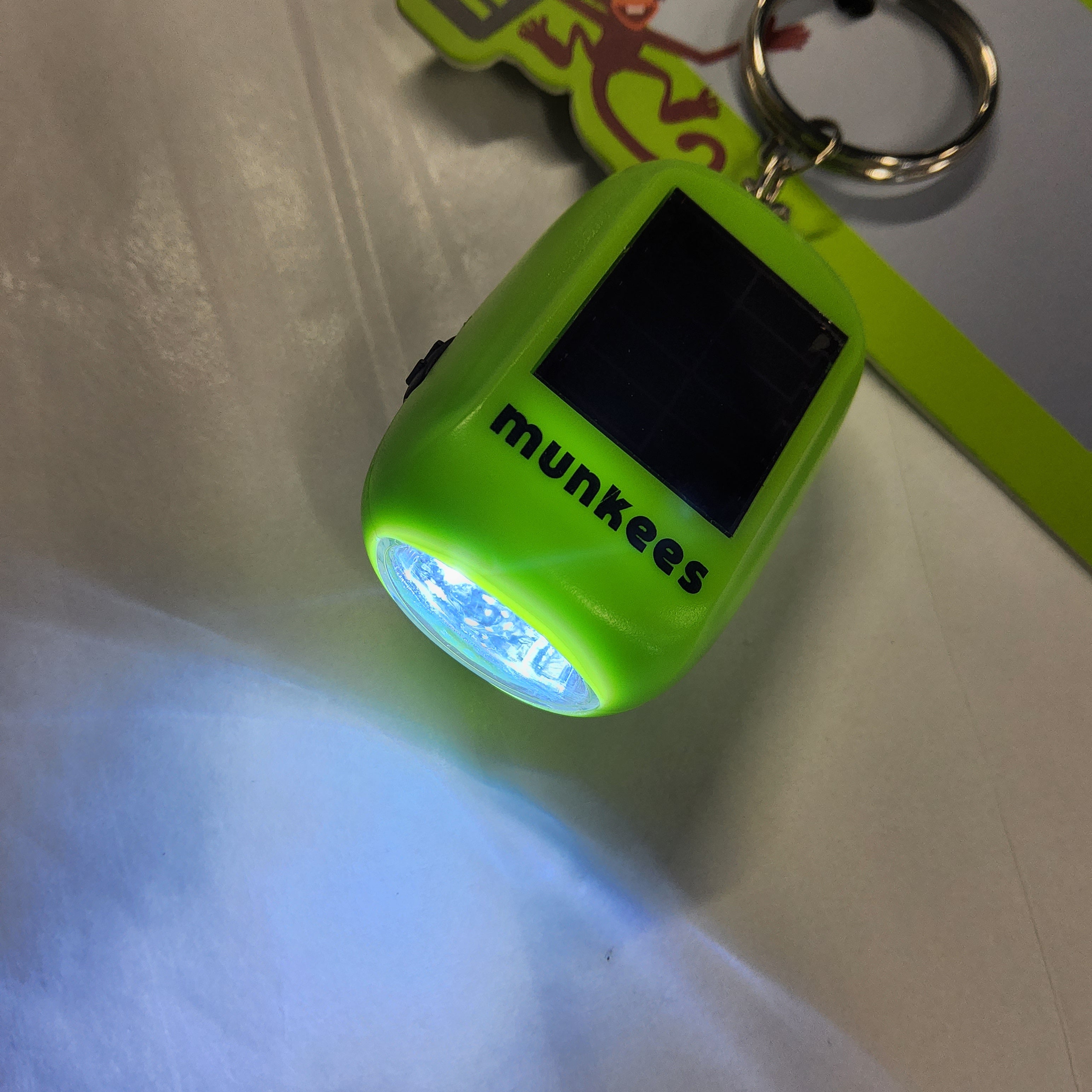 Munkees Mini Solar/Dynamo Flashlight #101