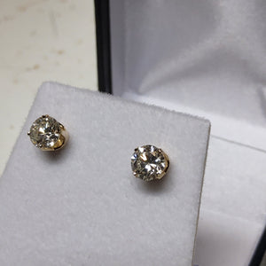 Diamond Stud Earrings (Total Diamond Weight 1.01)