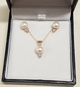 Pearl Earrings and Pendant Set