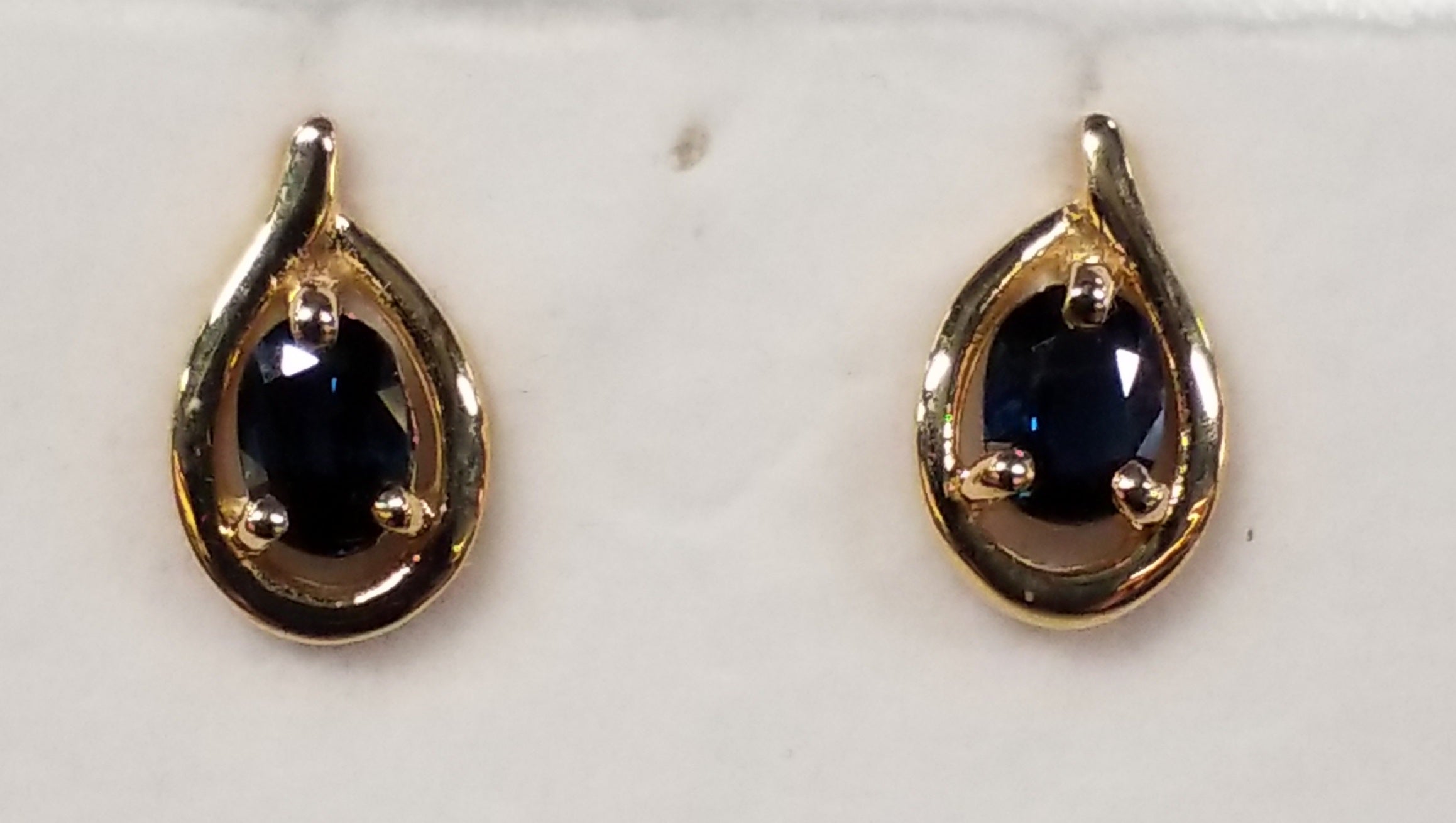 Oval Cut Blue Sapphire Earrings and Pendant Set